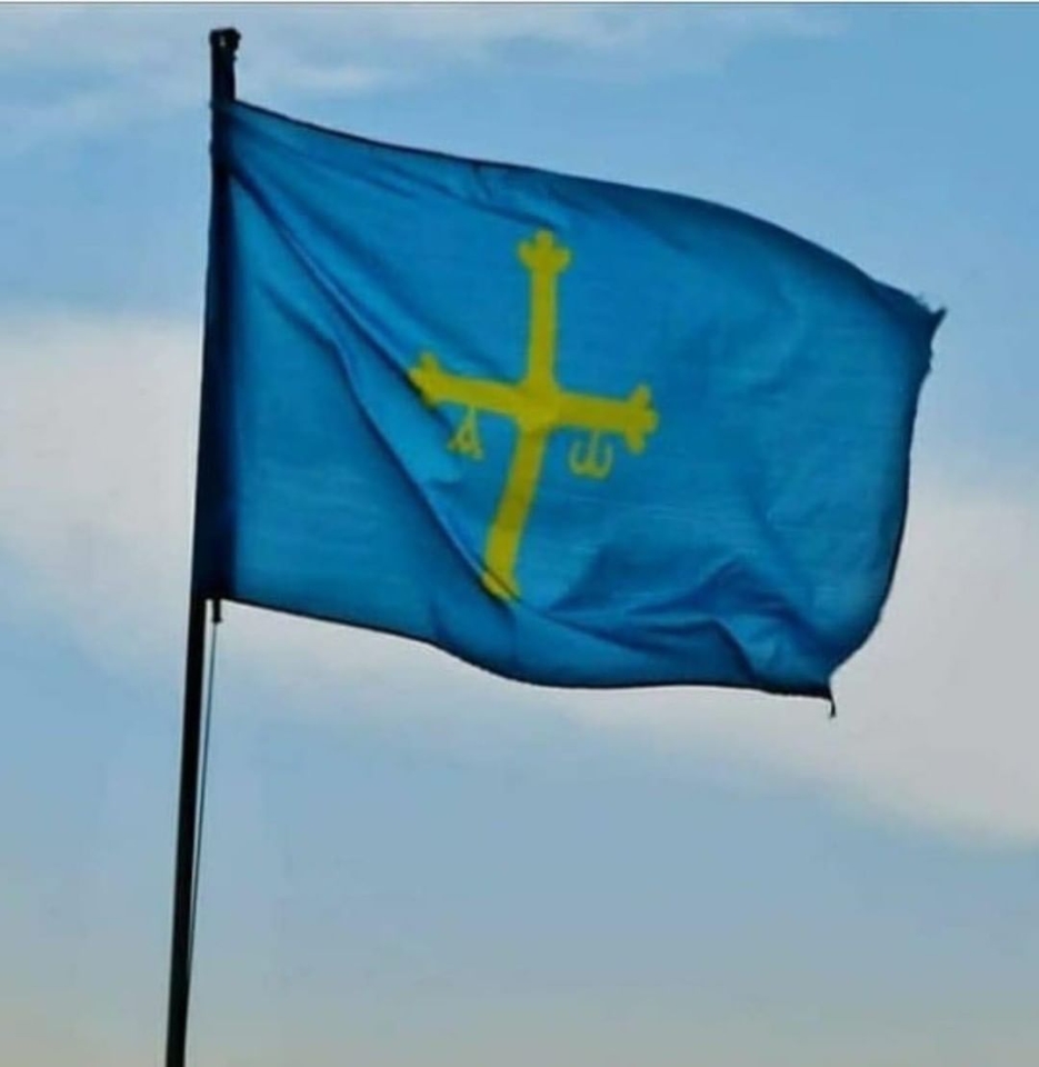 Hoy es el día de Asturias nombramos a todos los asturianos que están en Asturias y los que no pueden disfrutar de este día entre sus familiares. #PuxaAsturies