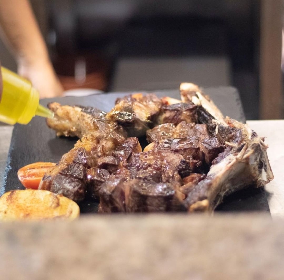 Es que sólo viendo la foto ya te lo comerías… Imagínate con él delante! 🤣 #ElPrat #Barcelona #Cachopo #Txuleton #Kchopo